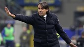 HLV Simone Inzaghi căng thẳng trong lúc chỉ đạo cầu thủ trận gặp Verona