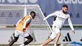 Karim Benzema (phải) đã bỏ lỡ 14 trận mùa này