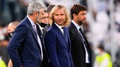 Cựu Chủ tịch Andrea Agnelli (phải) và cựu Phó chủ tịch Pavel Nedved (giữa) đều phải ra tòa lần nữa