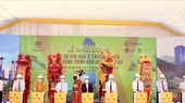 Các đại biểu bấm nút khởi công dự án xây dựng Khu nhà ở thương mại và các công trình hỗn hợp – dịch vụ, Khu đô thị mới Lào Cai - Cam Đường, thành phố Lào Cai.