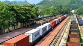 Chuyến tàu chuyên container đầu tiên xuất phát từ ga Yên Viên - Hà Nội kết nối với thành phố Liege - Bỉ.