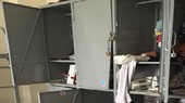 Tủ đồ của sinh viên trong Ký túc xá Trường ĐH Sư phạm kỹ thuật TPHCM bị cạy cửa. Ảnh: Nhà trường cung cấp