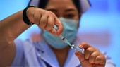 Tiêm vaccine ngừa COVID-19 tại Bangkok, Thái Lan. (Nguồn: AFP/TTXVN)
