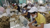 Sản xuất hàng xuất khẩu sang thị trường Nhật Bản. (Ảnh: Trần Việt/TTXVN)