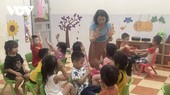 Có đủ trường mầm non để đáp ứng nhu cầu gửi trẻ là mơ ước của nhiều công nhân khu công nghiệp hiện nay.