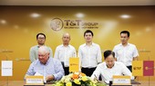 Việc “bắt tay” hợp tác với huyền thoại “cá mập trắng” Greg Norman cùng nhiều đơn vị uy tín khác trên thế giới, Văn Lang Empire Golf Club hứa hẹn sẽ trở thành một tuyệt tác sân golf mang dấu ấn riêng biệt, là điểm đến lý tưởng cho nhiều golfer trong và ngo