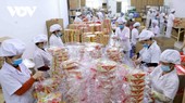 Mẫu mã hàng hoá tết luôn được thay đổi, cải tiến ngày càng đẹp và chất ượng hơn.
