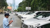 Trung tâm TP.HCM đang thiếu trầm trọng bãi đậu xe. Ảnh: Thanh niên