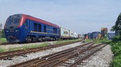 Vận tải đường sắt từng bước được nâng cao theo hướng hiện đại, chi phí hợp lý, nhanh, an toàn, bảo vệ môi trường. (Ảnh: CTV/Vietnam+)