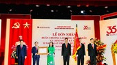 Agribank đón nhận Huân chương Lao động hạng Nhất, chào mừng kỷ niệm 35 năm ngày thành lập