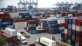 Bãi chứa container hàng hóa tại Tân Cảng Cát Lái. (Ảnh: Hồng Đạt/TTXVN)