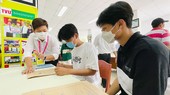 Làm thủ tục nhập học tại Trường đại học Trà Vinh