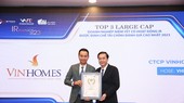 Ông Nguyễn Đức Quang, Phó Tổng giám đốc Kinh Doanh - Marketing, đại diện Vinhomes nhận giải.
