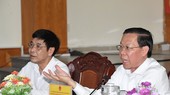 Chủ tịch UBND TPHCM Phan Văn Mãi làm việc với huyện Cần Giờ. Ảnh: VIỆT DŨNG
