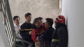 Giải cứu bé gái định tự tử từ tầng 15 tòa chung cư ở Hà Nội