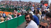Andrea Pirlo xem một trận đấu ở Monte Carlo