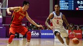 Jordan Clarkson (phải)