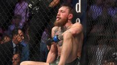 McGregor mệt đến... lè lưỡi sau khi bị Khabib siết cổ