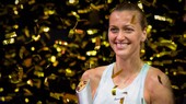 Petra Kvitova và chiếc cúp thứ 2 trong mùa