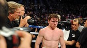 Hình ảnh buồn nản của Canelo sau trận thua Mayweather hồi 8 năm về trước