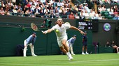 Tsitsipas để thua Tiafoe