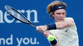 Rublev lần đầu đánh bại Zverev