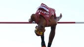 Barshim thanh thoát vượt qua mức xà 2 mét 37