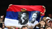 Hình ảnh Djokovic bên cạnh Nhà phát minh Tesla