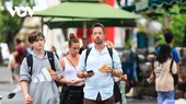 Gỡ 'nút thắt' visa để khôi phục du lịch Việt Nam