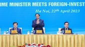 Thủ tướng Phạm Minh Chính chủ trì hội nghị gặp gỡ các nhà đầu tư nước ngoài. Ảnh: VIẾT CHUNG