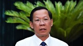 Đồng chí Phan Văn Mãi trả lời phóng viên