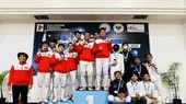 Các VĐV của đấu kiếm Việt Nam giành chiến thắng nội dung đồng đội kiếm ba cạnh nam giải Đông Nam Á 2022. Ảnh: BTC