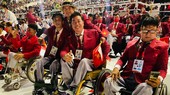 Đoàn thể thao người khuyết tật Việt Nam dự khán tại Lễ khai mạc. Ảnh: PT.DƯƠNG