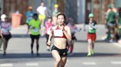 Nguyễn Thị Oanh chiến thắng tại giải đấu ở Hà Nội trong sáng 25-9. Ảnh: NHƯ Ý