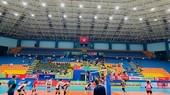 Liên đoàn bóng chuyền Việt Nam đang tìm những phương án tối ưu nhất để nâng cao chất lượng giải vô địch quốc gia và kéo khán giả vào nhà thi đấu cổ vũ đông đảo hơn. Ảnh: MINH CHIẾN