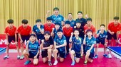 VĐV bóng bàn trẻ Busan (Hàn Quốc) đã làm quen với bàn bóng tại Khu liên hợp thể thao Quốc gia Mỹ Đình (Hà Nội). Ảnh: TIẾN HÙNG
