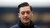 Mesut Ozil giải nghệ