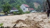 Floods sweep through highland district in Nghe An Province
