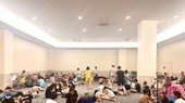 Hanoi residents flock to supermarkets due to power outages