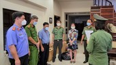 The Investigation and Security Agency under the Da Nang City Public Security Department is reading the decision to prosecute Van Thi Thuy Tien