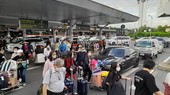 Tan Son Nhat Int’l Airport requested to better rearrange pick-up, drop-off areas
