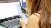 Users should beware of calls or SMS from strange numbers about SIM upgrades or replacement. (Photo: SGGP)