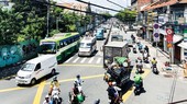 Nguyen Tat Thanh Street is always crowded