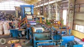 The production line for color-coated corrugated iron in Ton Hoa Sen Co. (Photo: SGGP)