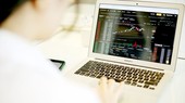 Investors need to research information on trading floors and investment methods before depositing their money