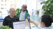 A mobile subscriber of VinaPhone is having his personal information checked by the carrier