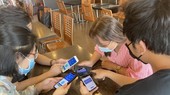 Only installing trusting apps is a good way for smart device owners to protect themselves from cyberattacks (Photo: SGGP)