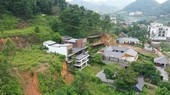 Many resorts and homestays are built around Dong Do Lake, some towards the margin of the hill