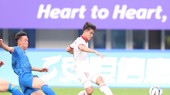 Khuất Văn Khang ghi bàn nâng tỷ số 3-0 cho Olympic Việt Nam vào cuối hiệp 1 trước khi rời sân