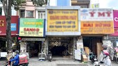 Cửa hàng vật liệu xây dựng trên đường Tô Hiến Thành (quận 10, TPHCM) vắng khách. Ảnh: HOÀNG HÙNG